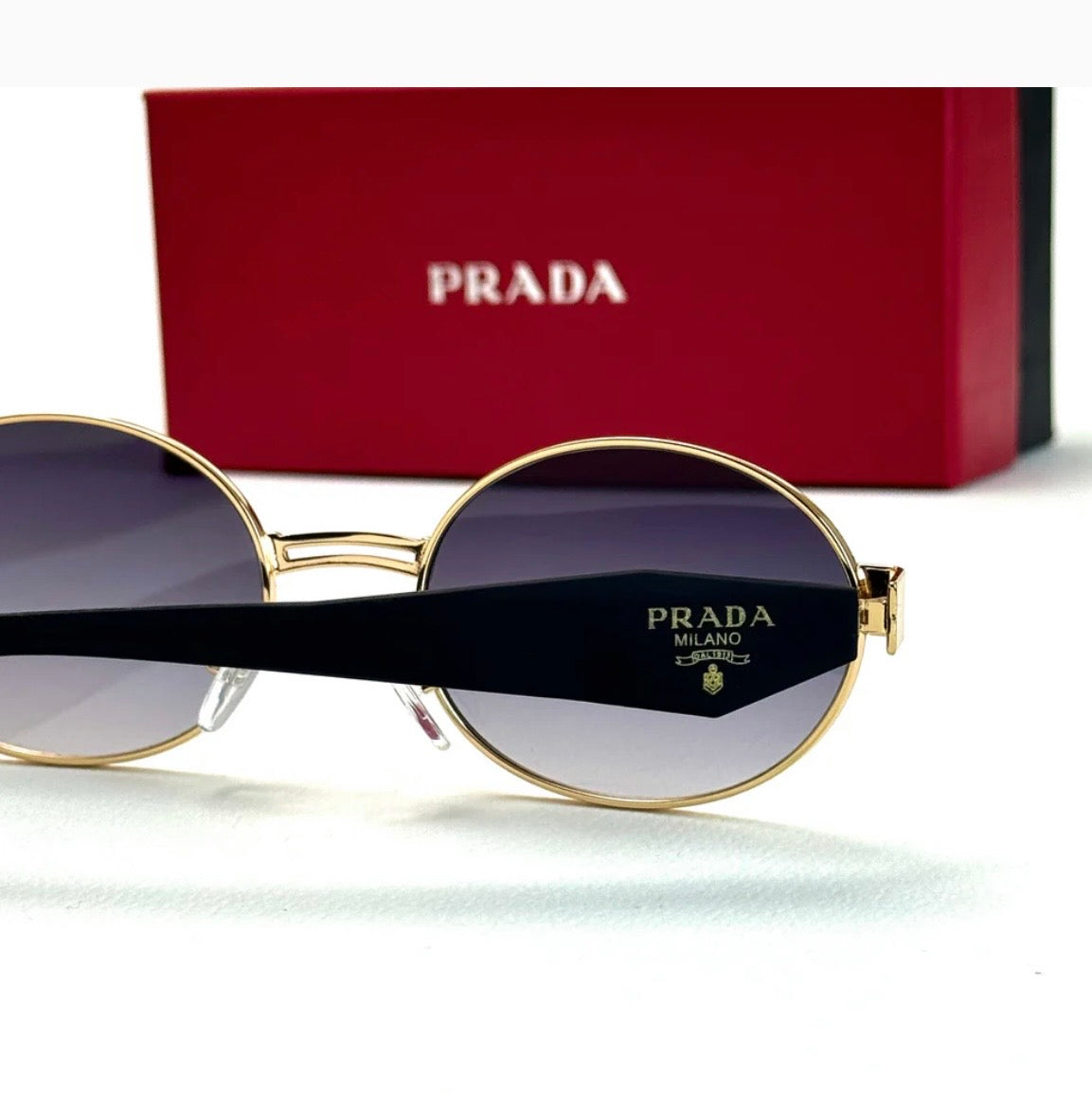 Prada Milano Classic women's sunglasses Lebanon - Gold metal frame, Dark lenses - ChronoVault - view 4