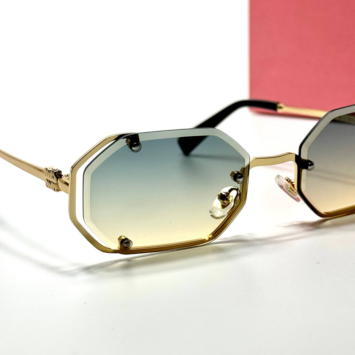 Miu Miu Geometric SMU56Z – Gold Gradient women's sunglasses Lebanon - ChronoVault - view 2