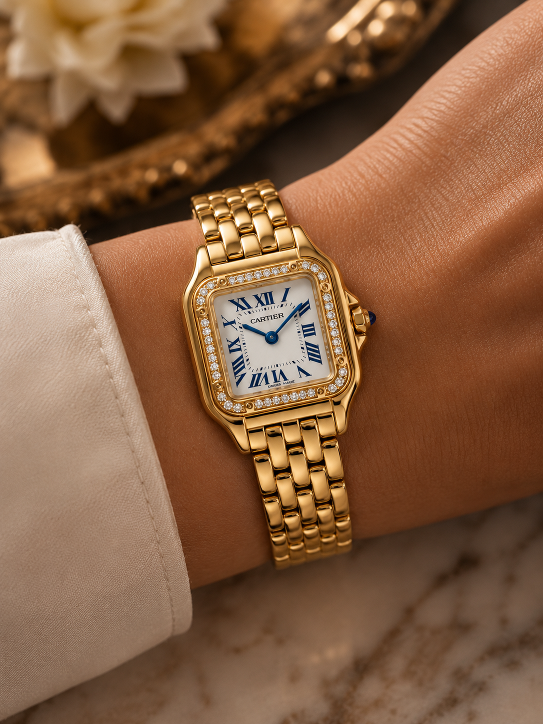 PanthÃ¨re de Cartier — 18K Yellow Gold Diamond Women's Watch Side View Lebanon - ChronoVault