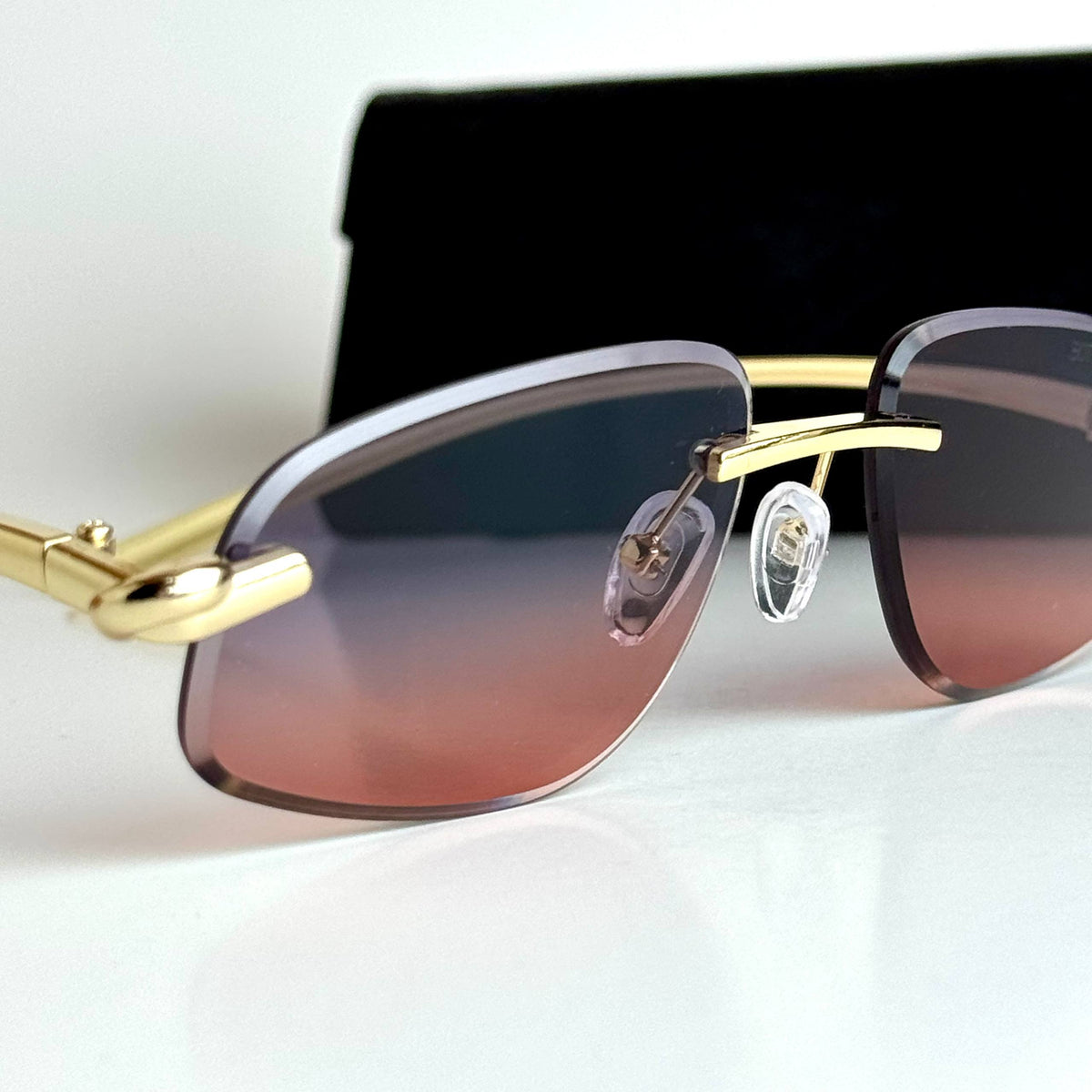 Bottega Veneta Rimless Gold Pink Gradient Sunglasses Lebanon - ChronoVault - view 4
