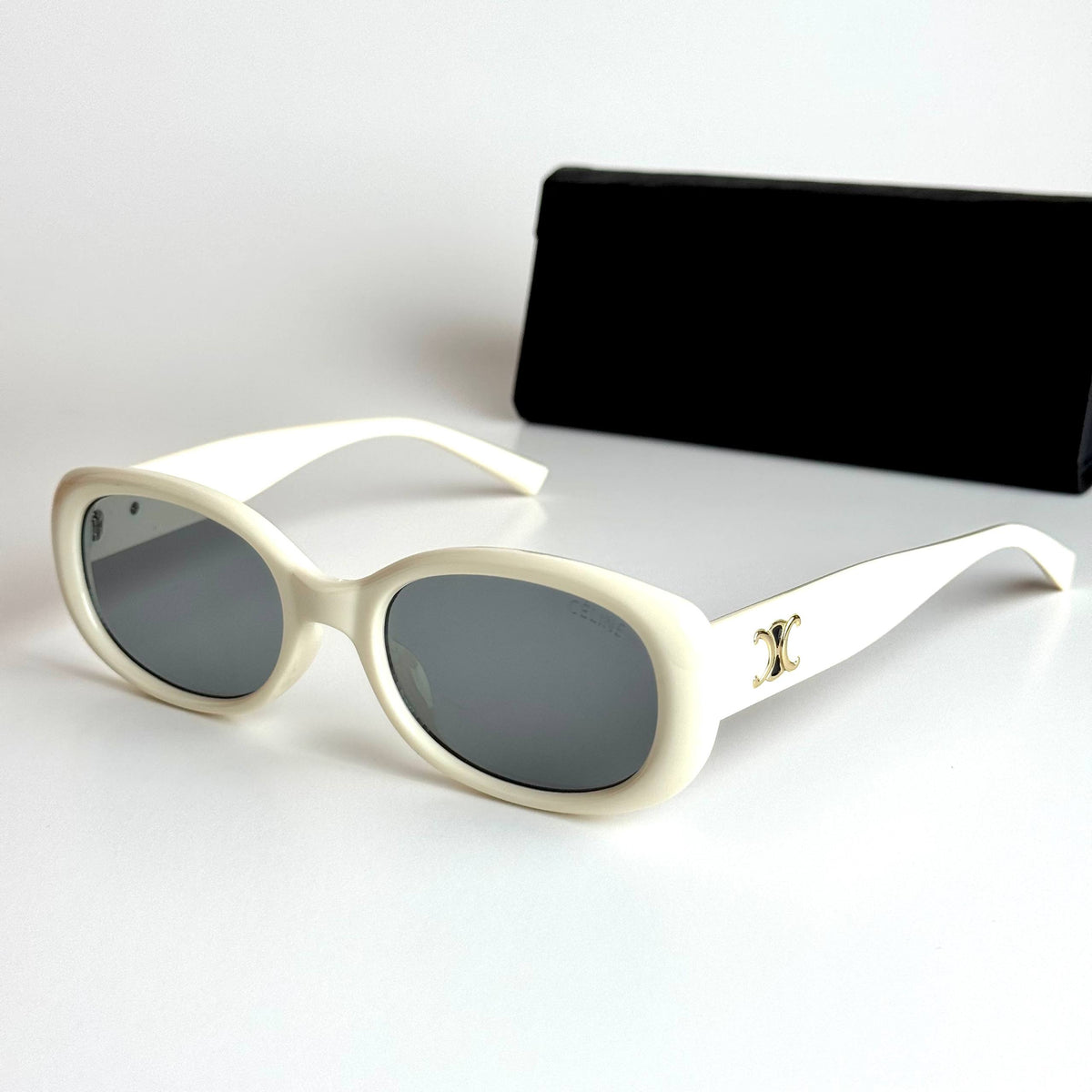 Celine Oval CL40267U White Sunglasses Front View Lebanon - ChronoVault - view 4