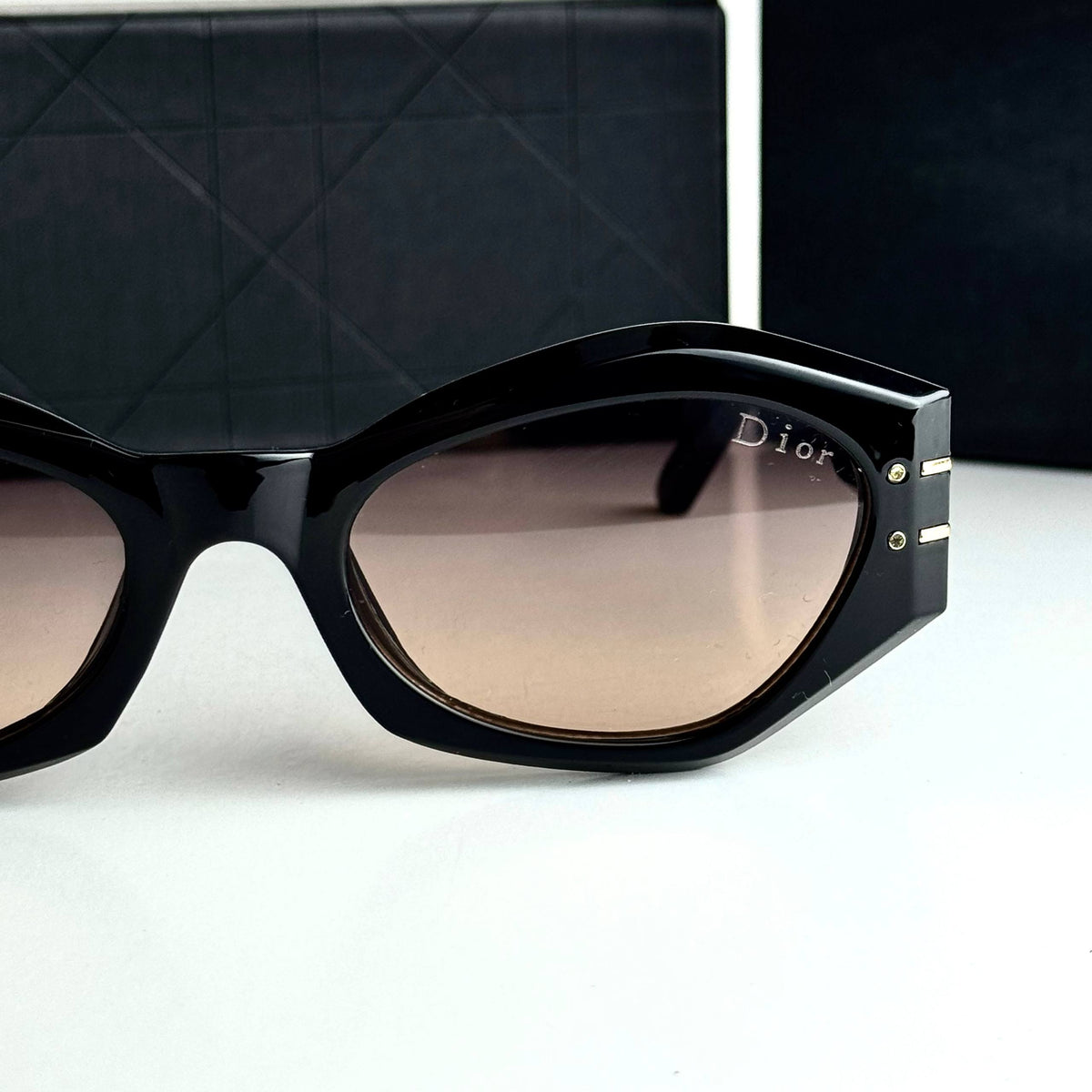 Dior CD4246 Brown gradient Sunglasses Front View Lebanon - ChronoVault - view 4