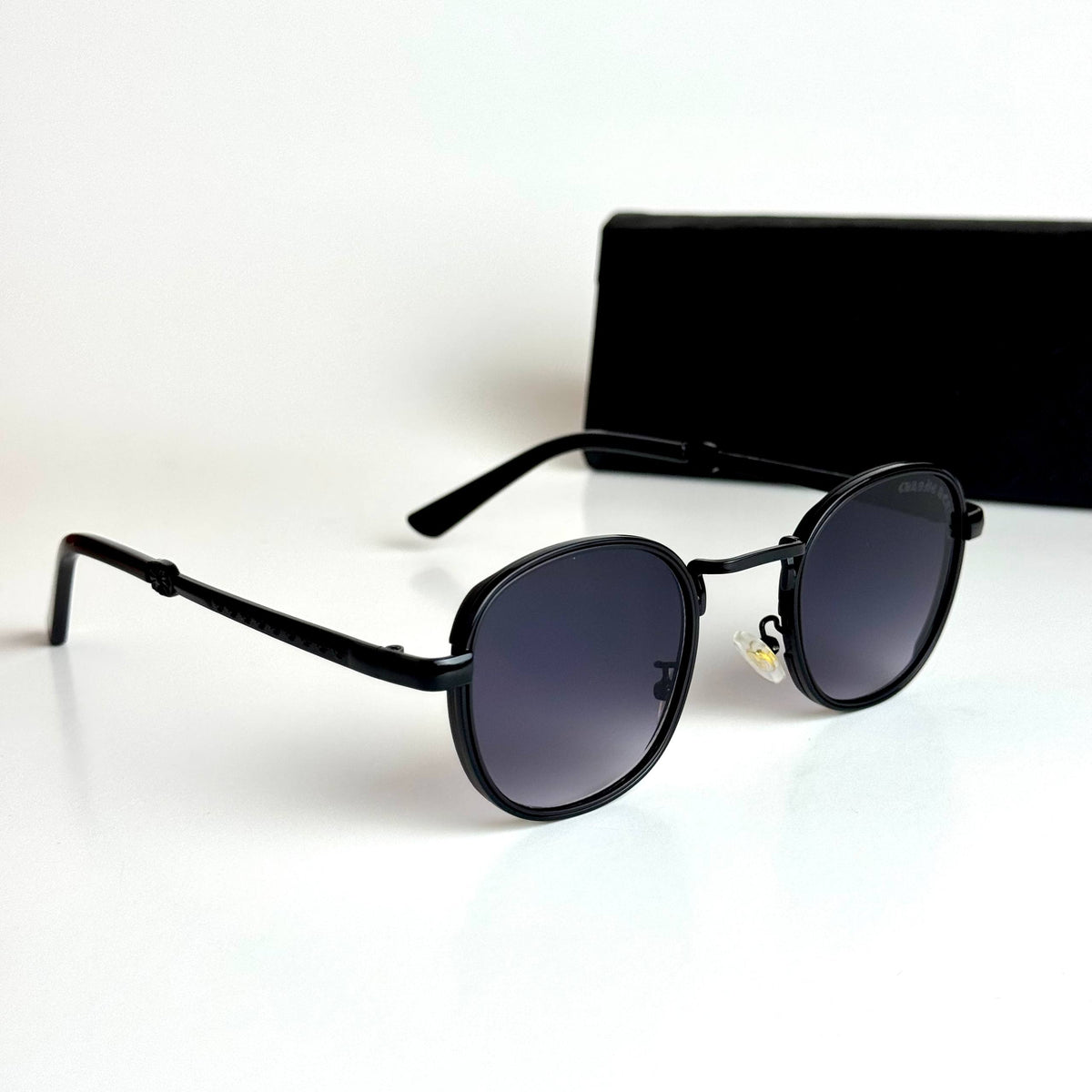 Gentle Monster Luna Black Purple Sunglasses Lebanon - ChronoVault - view 4