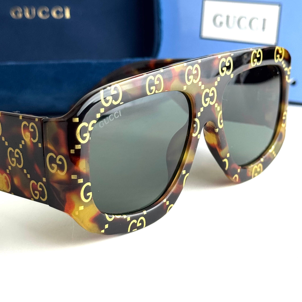 Gucci Oversize Brown Monogram Sunglasses Front View Lebanon - ChronoVault - view 3