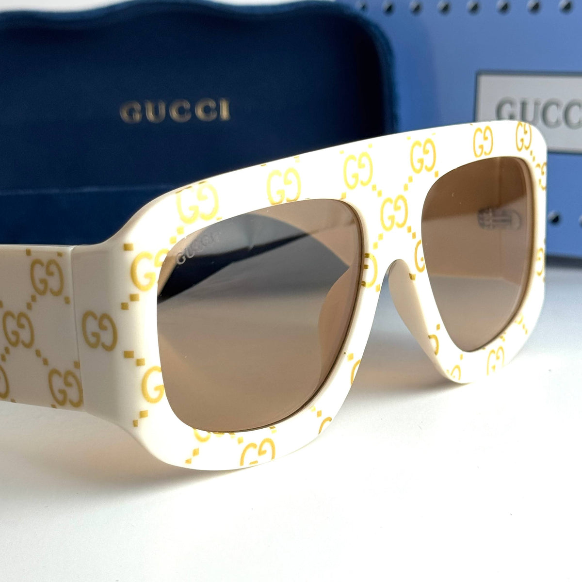 Gucci Oversize White Gold Sunglasses Front View Lebanon - ChronoVault - view 3