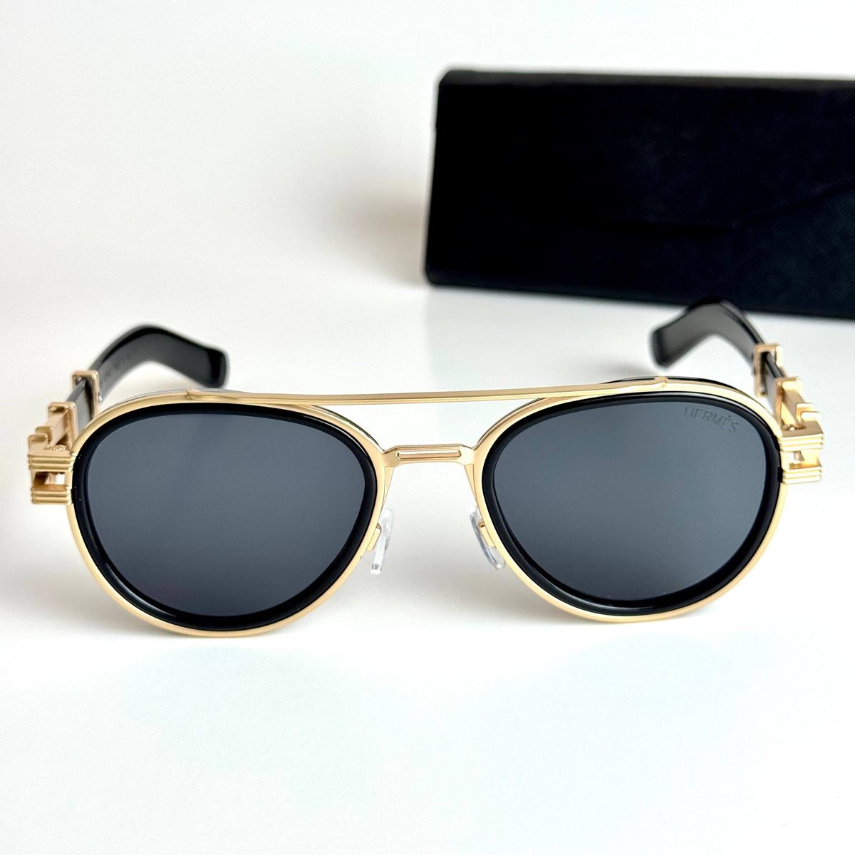 Hermès Round H08S Gold Black Sunglasses Lebanon - ChronoVault - view 4