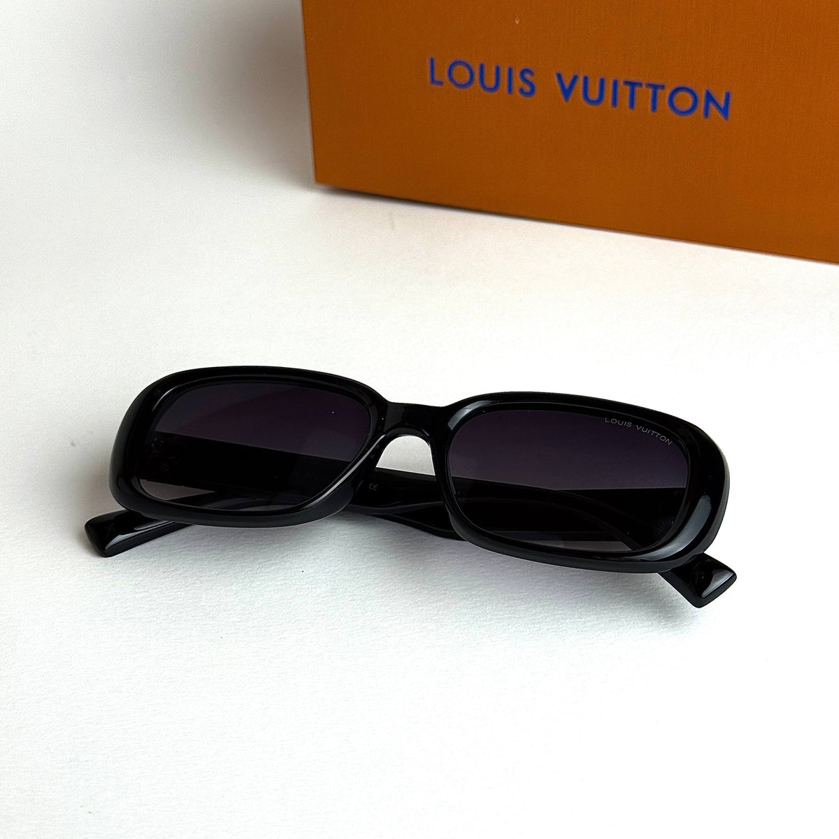 Louis Vuitton Monogram Rectangular Black Sunglasses Lebanon - ChronoVault - view 5