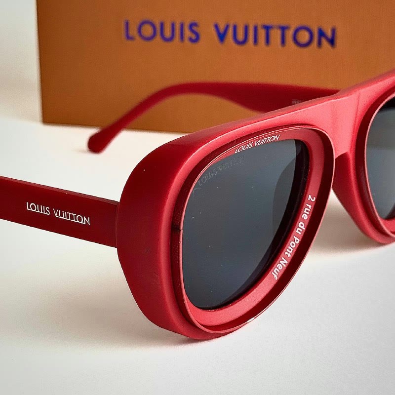 Louis Vuitton Pilot Red women's sunglasses Lebanon - ChronoVault - view 4