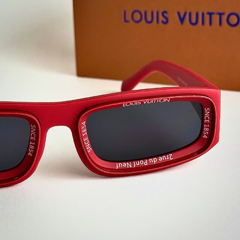 Louis Vuitton Titan Red Black women's sunglasses Lebanon - ChronoVault - view 2