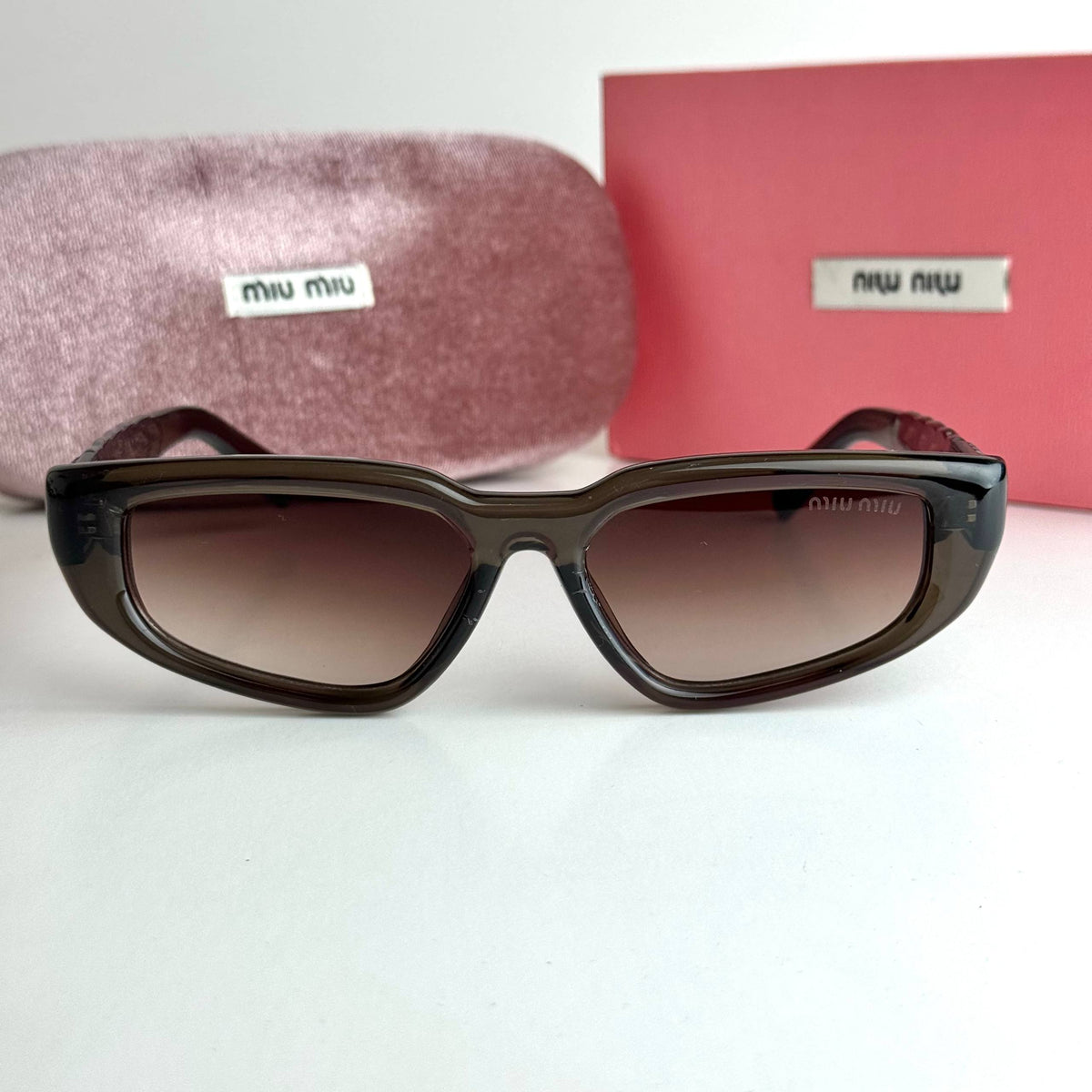 Miu Miu SMU19Z Brown gradient Sunglasses Front View Lebanon - ChronoVault - view 4