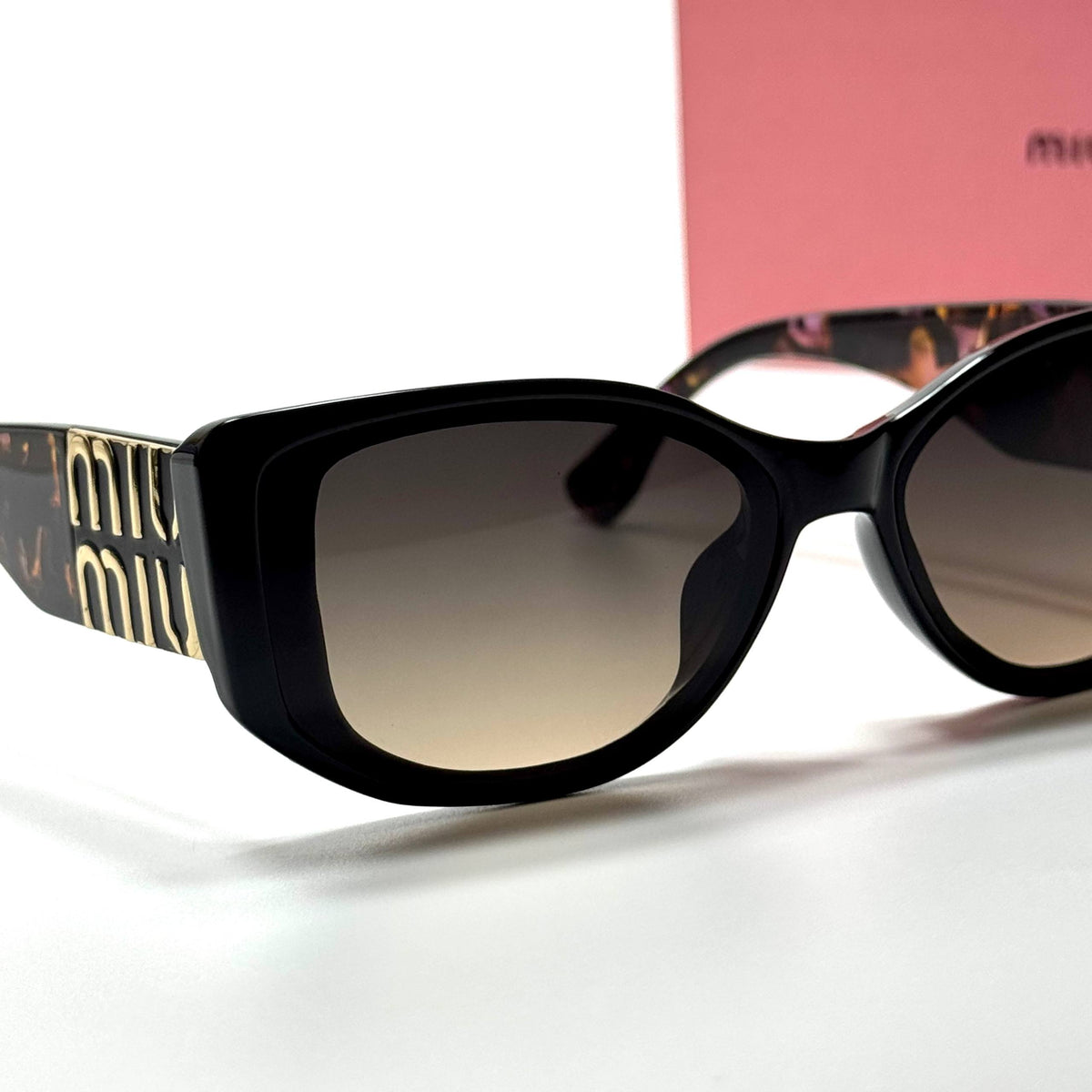 Miu Miu MU11ZS Black Brown Gradient women's sunglasses Lebanon - ChronoVault - view 2
