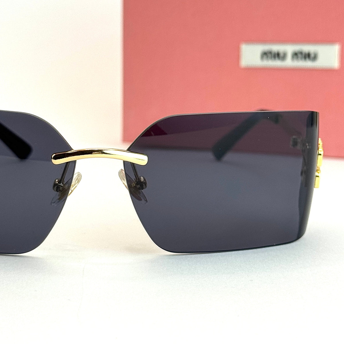 Miu Miu SMU-219 Black Gold women's sunglasses Lebanon - ChronoVault - view 4