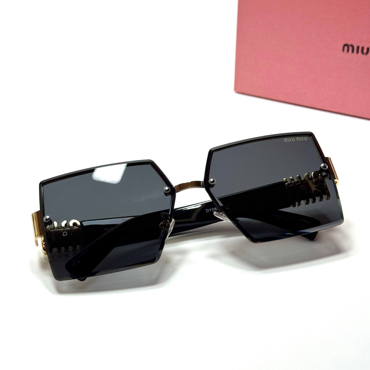Miu Miu Square SMU67Z Gold Black women's sunglasses Lebanon - ChronoVault - view 4