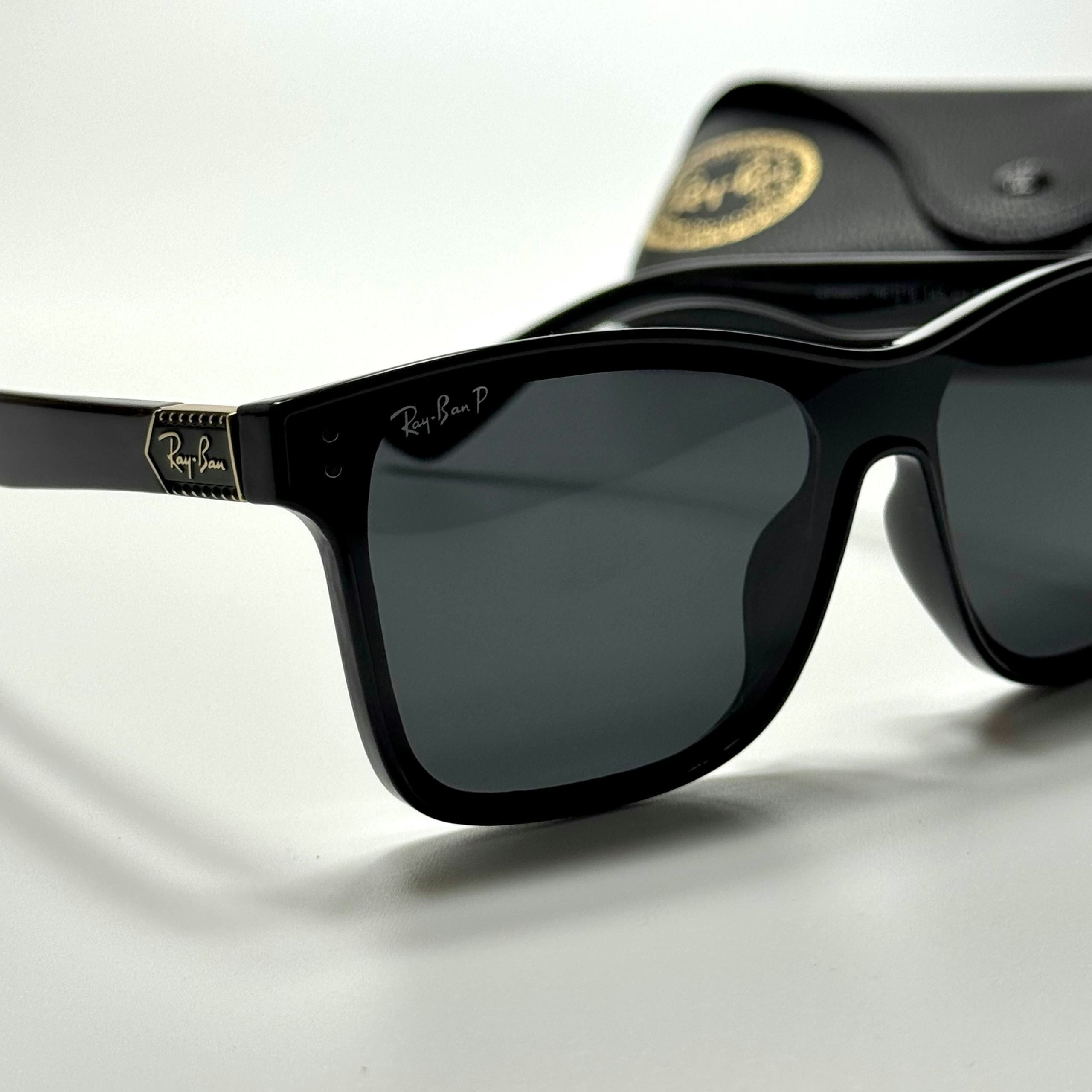 Ray-Ban Classic Rectangular RB4389 Black Grey women's sunglasses Lebanon - ChronoVault - view 3