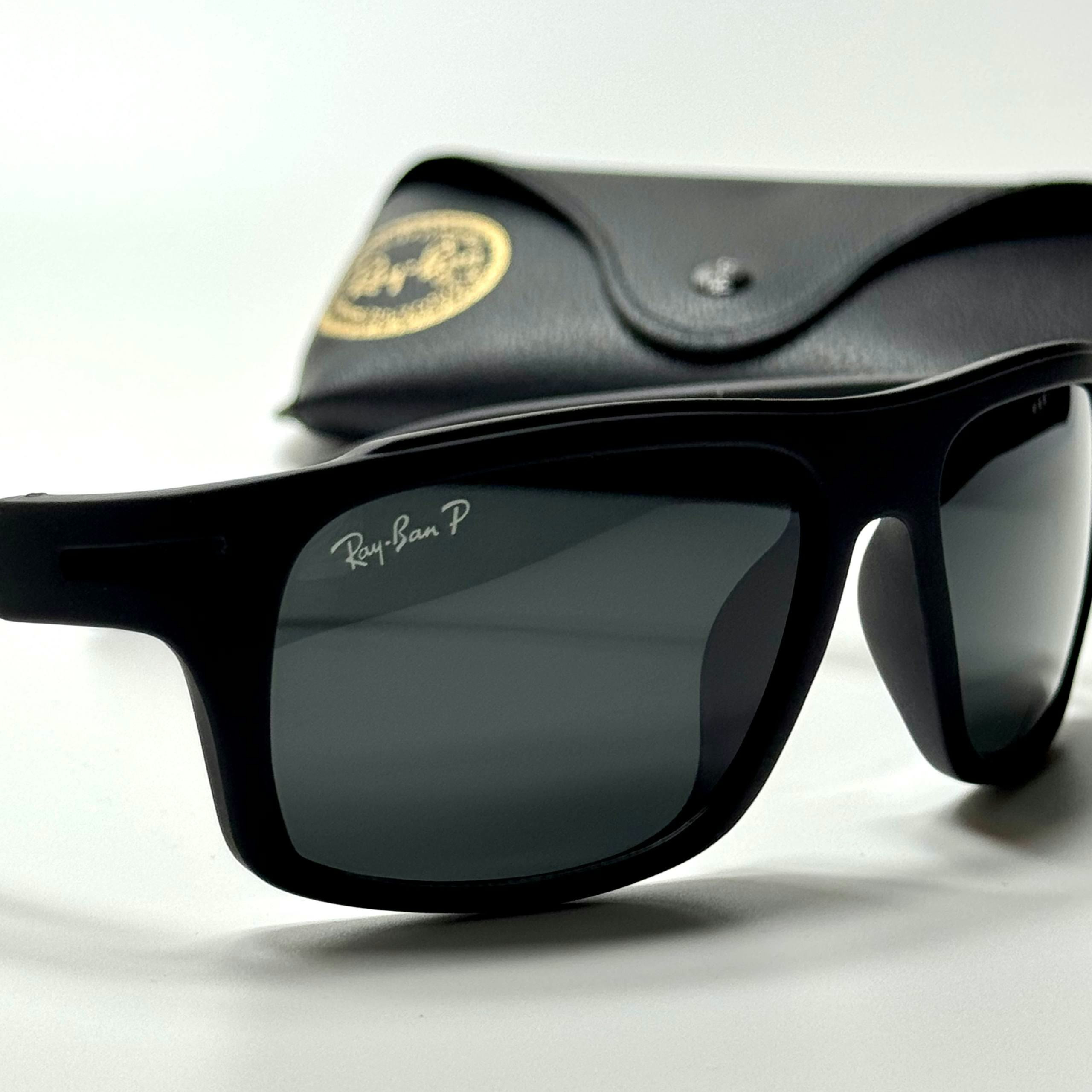 Ray-Ban Ferarri Wraparound RB4462 Black women's sunglasses Lebanon - ChronoVault - view 2