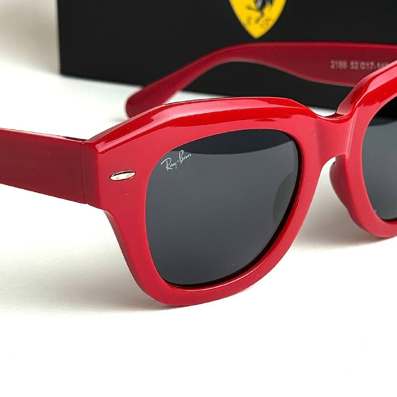 Ray-Ban Ray-Ban - Scarlet Red Classic Scarlet Red Classic women's sunglasses Lebanon - ChronoVault - view 3