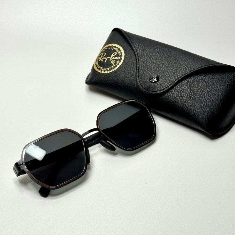 Ray-Ban Square RB3725 Black Grey women's sunglasses Lebanon - ChronoVault - view 4