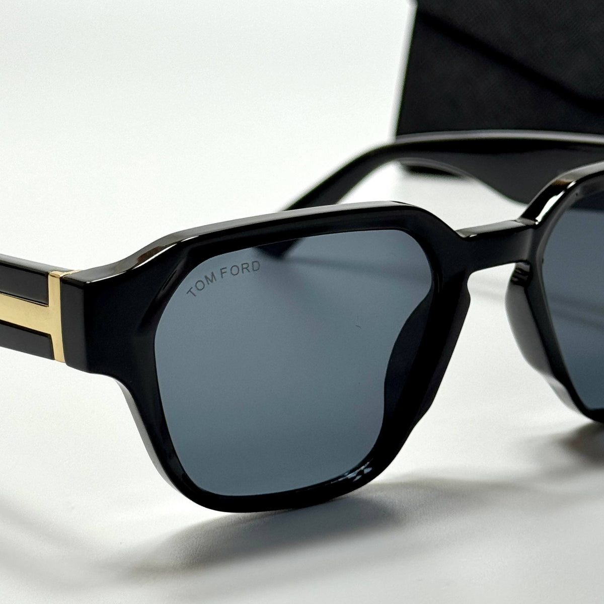 Tom Ford Square TF9165 Black Blue Grey men's sunglasses Lebanon - ChronoVault - view 3